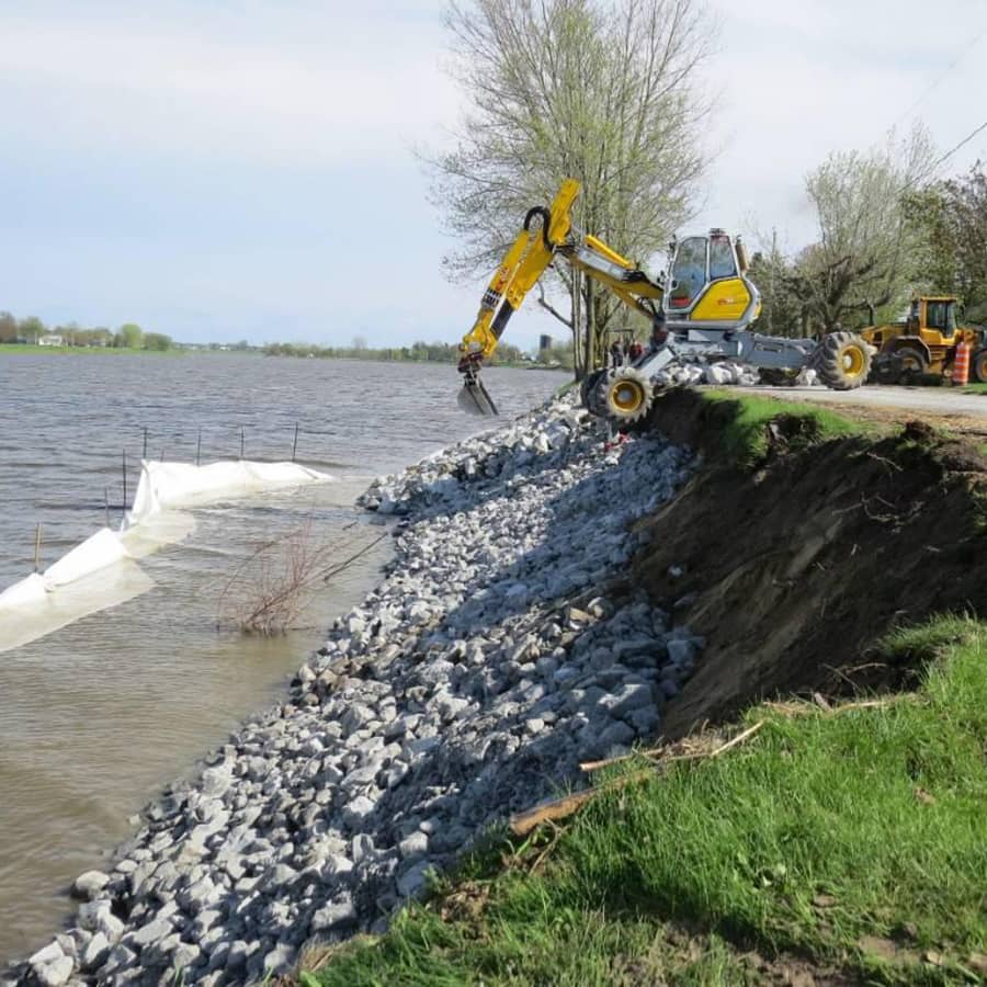 Excavation et confortement de berge en milieu sensible riverain à Baie-Saint-Paul